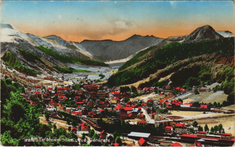 Carte postale ancienne Mont Dore vue generale à Mont-Dore