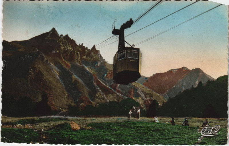 Carte postale ancienne Mont Dore La Vallee d'Enfer à Mont-Dore