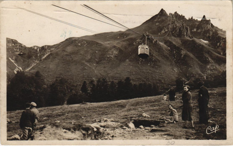 Carte postale ancienne Mont Dore Sancy, Les Aiguilles du Diable à Mont-Dore