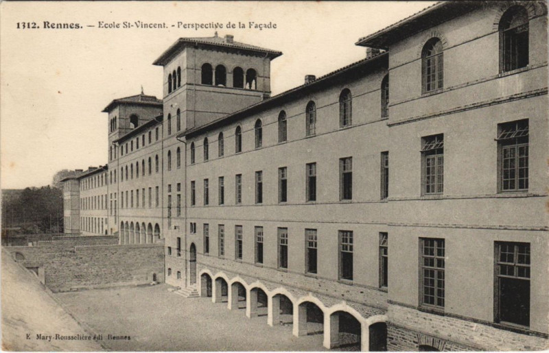 Carte postale ancienne Rennes Ecole Saint-Vincent à Rennes