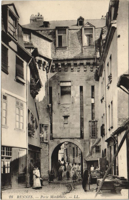 Carte postale ancienne Rennes Porte Mordelaise à Rennes