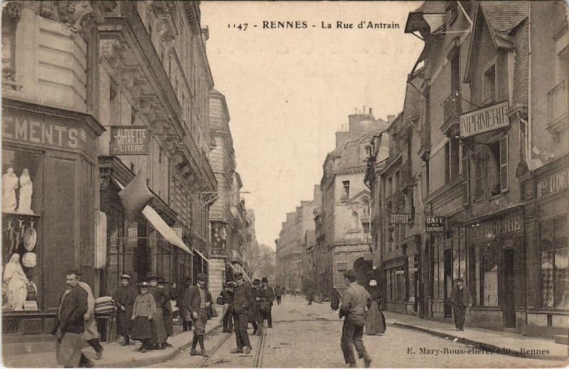 Carte postale ancienne Rennes Rue d'Antrain à Rennes