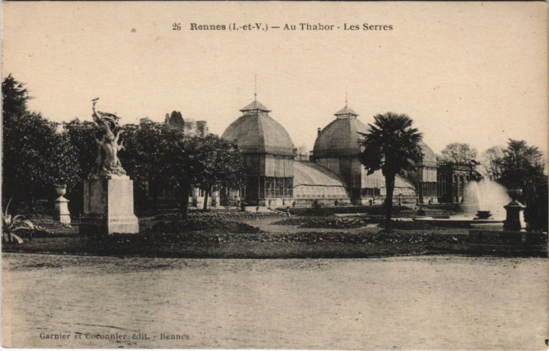 Carte postale ancienne Rennes Au Thabor, Les Serres à Rennes