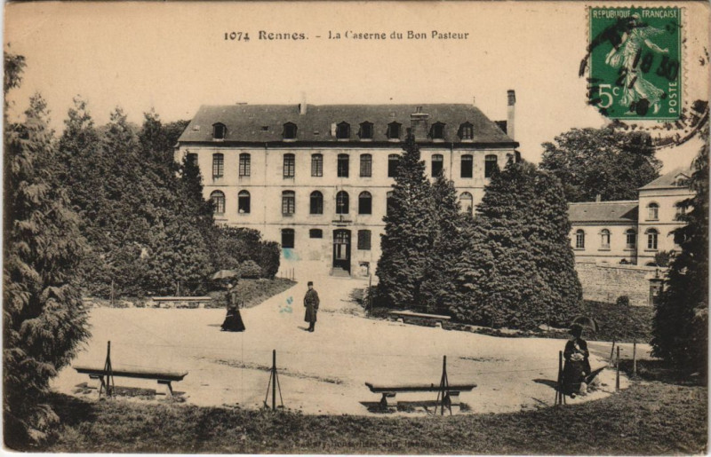 Carte postale ancienne Rennes Caserne du Bon Pasteur à Rennes