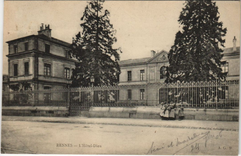 Carte postale ancienne Rennes Hotel Dieu à Rennes