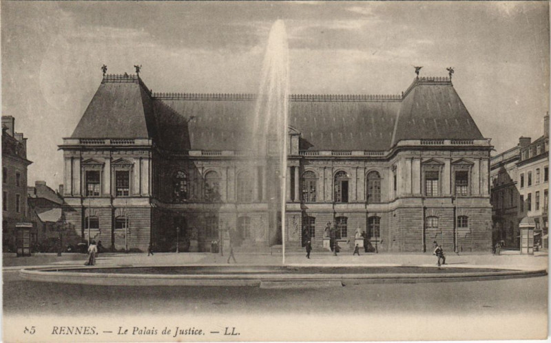 Carte postale ancienne Rennes Palais de Justice à Rennes