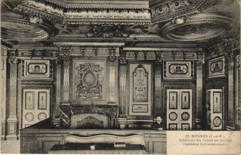 Carte postale ancienne Rennes Interieur du Palais de Justice à Rennes