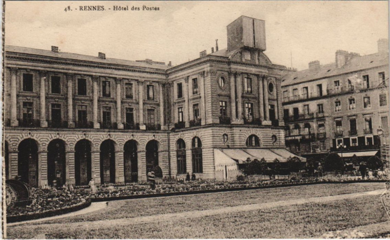 Carte postale ancienne Rennes Hotel des Postes à Rennes