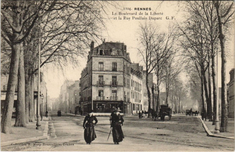 Carte postale ancienne Rennes Boulevard de la Liberte à Rennes