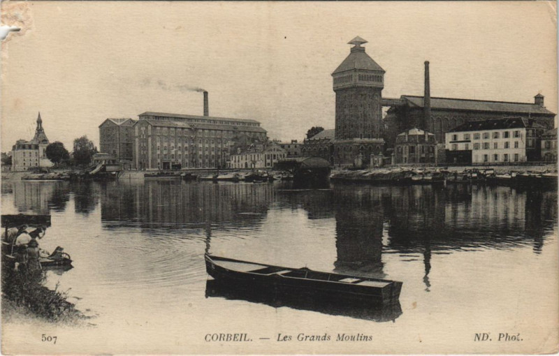 Carte postale ancienne Corbeil-Essonnes Le Grands Moulins à Corbeil-Essonnes