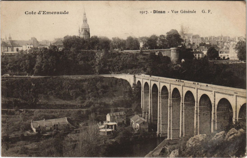 Carte postale ancienne Dinan Vue generale à Dinan