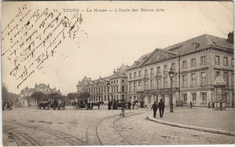 Carte postale ancienne Tours Le Musee Ecole des Beaux-Arts à Tours