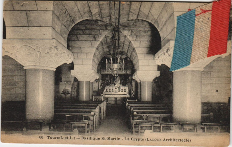 Carte postale ancienne Tours Basilique Saint-Martin La Crypte à Tours