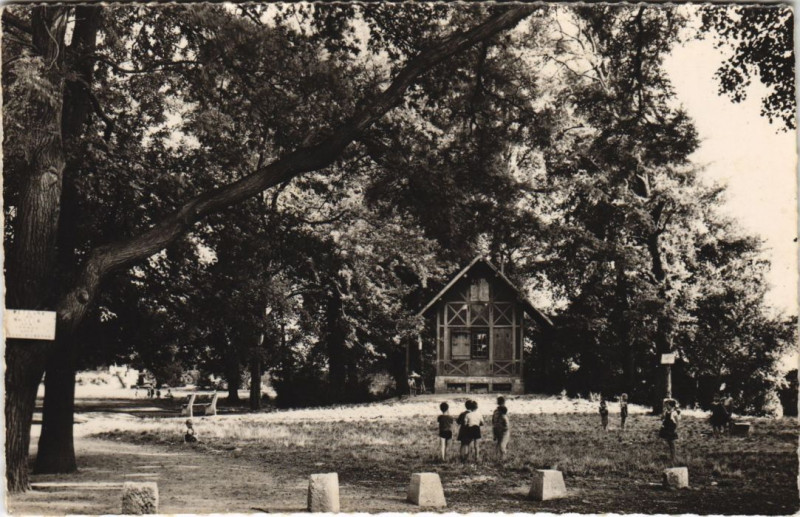 Carte postale ancienne Nogent-Sur-Oise Parc Municipal à Nogent-sur-Oise
