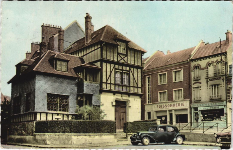 Carte postale ancienne Noyon Musee Calvin à Noyon