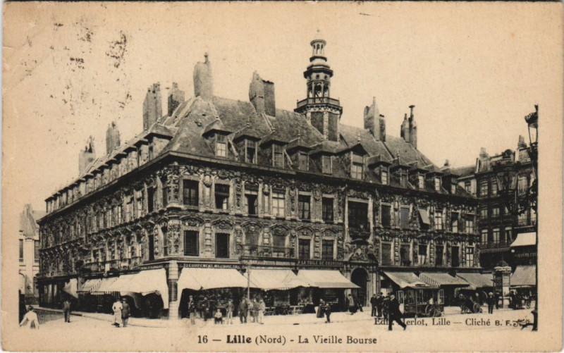 Carte postale ancienne Lille La Vieille Bourse à Lille