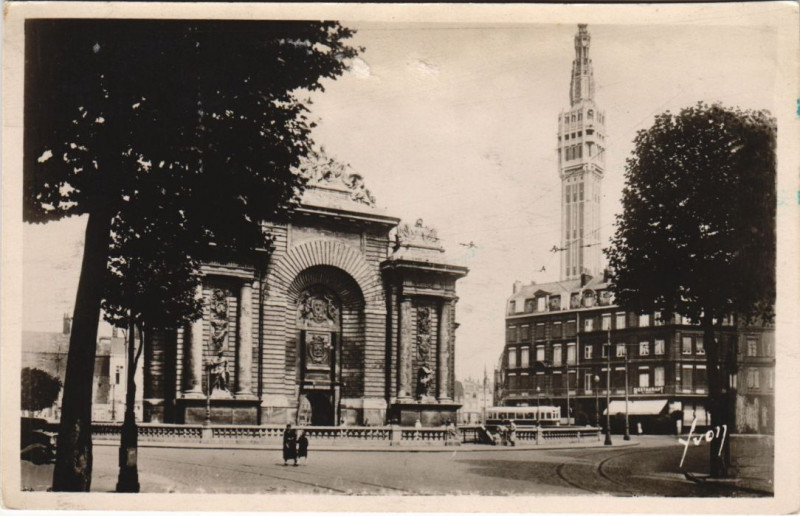 Carte postale ancienne Lille Porte de Paris à Lille