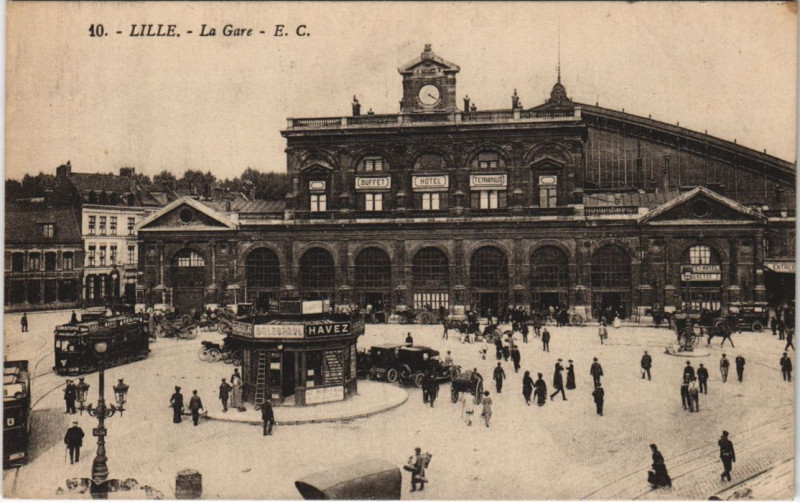 Carte postale ancienne Lille La Gare à Lille
