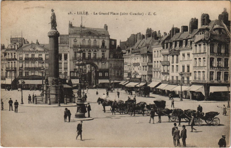 Carte postale ancienne Lille Grande Place à Lille