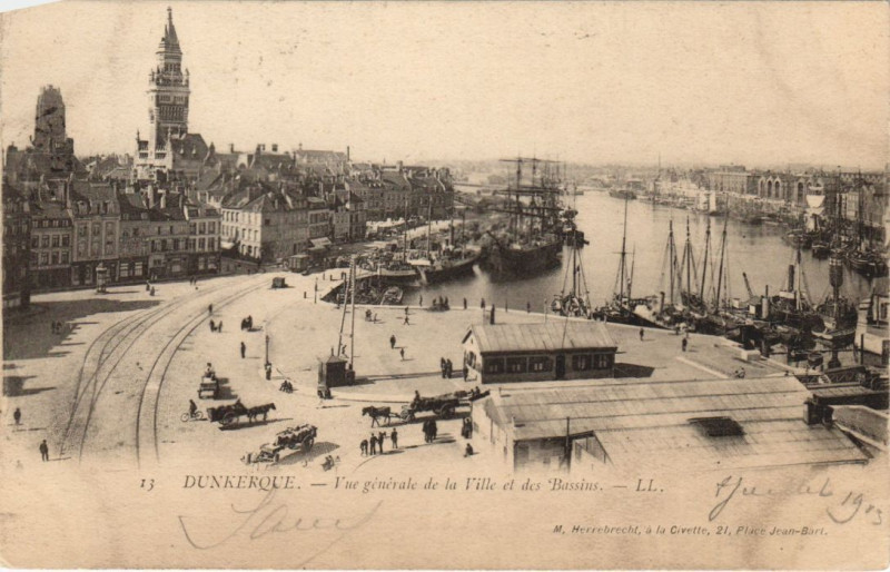 Carte postale ancienne Dunkerque Vue generale de la Ville et des Bassins à Dunkerque