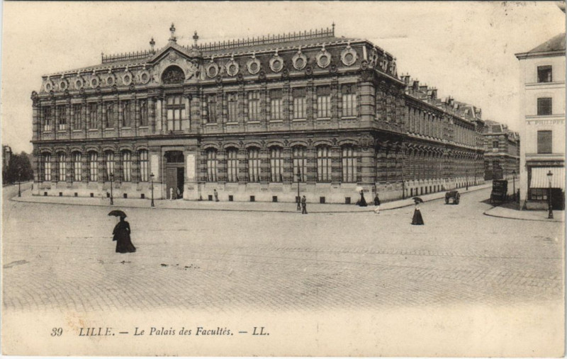Carte postale ancienne Lille Palais des Facultes à Lille