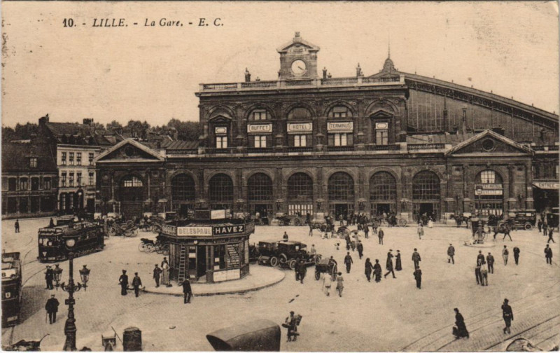 Carte postale ancienne Lille La Gare à Lille