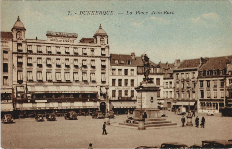 Carte postale ancienne Dunkerque Place Jean Bart à Dunkerque