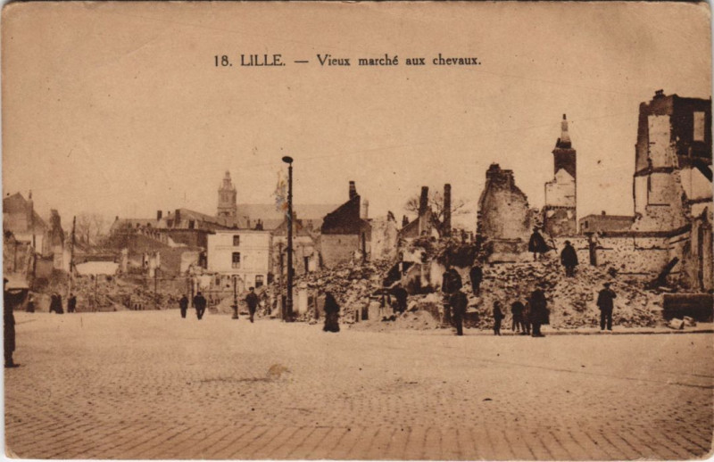 Carte postale ancienne Guerre Militaire Lille Vieux marche aux horses à Erre