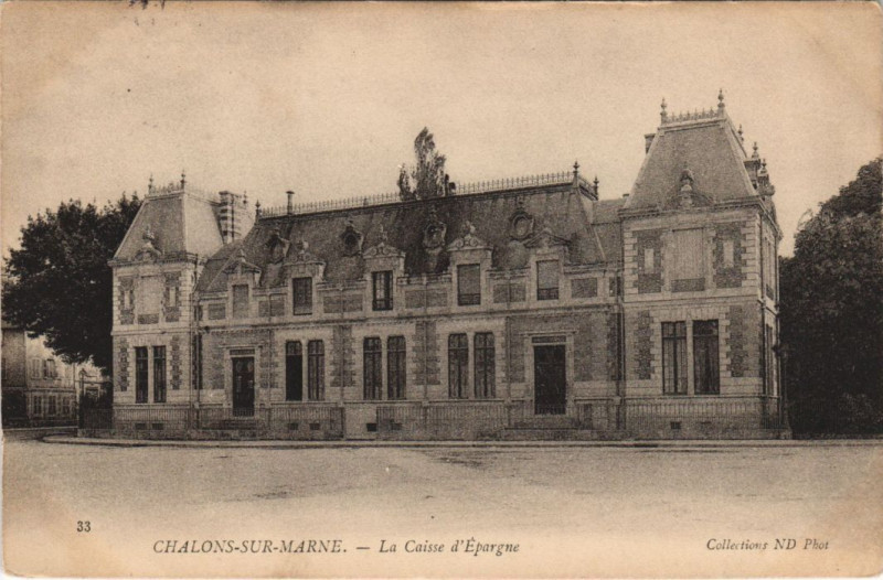 Carte postale ancienne Chalons-Sur-Marne Caisse d'Epargne à Isse