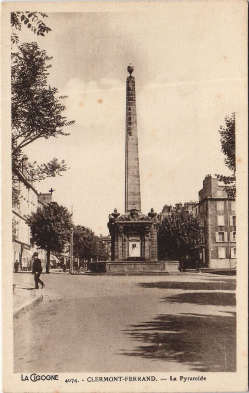 Carte postale ancienne Clermont-Ferrand La Pyramide à Clermont-Ferrand