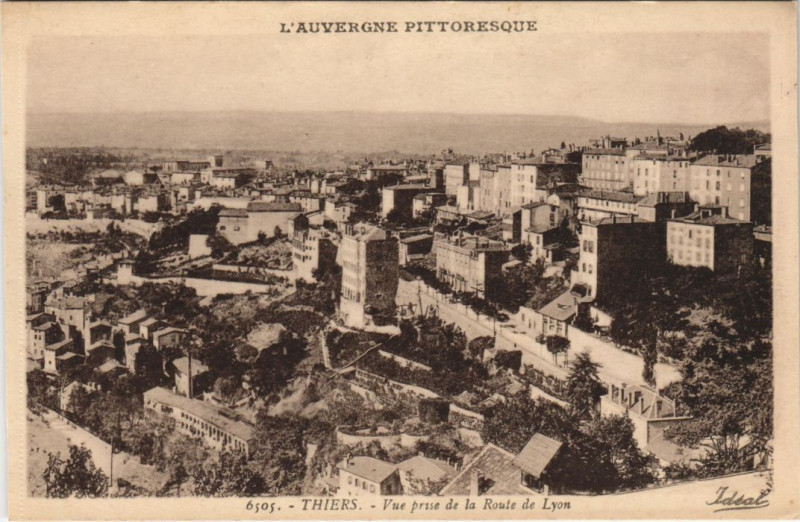 Carte postale ancienne Thiers Vue prise de la Route de Lyon à Ris