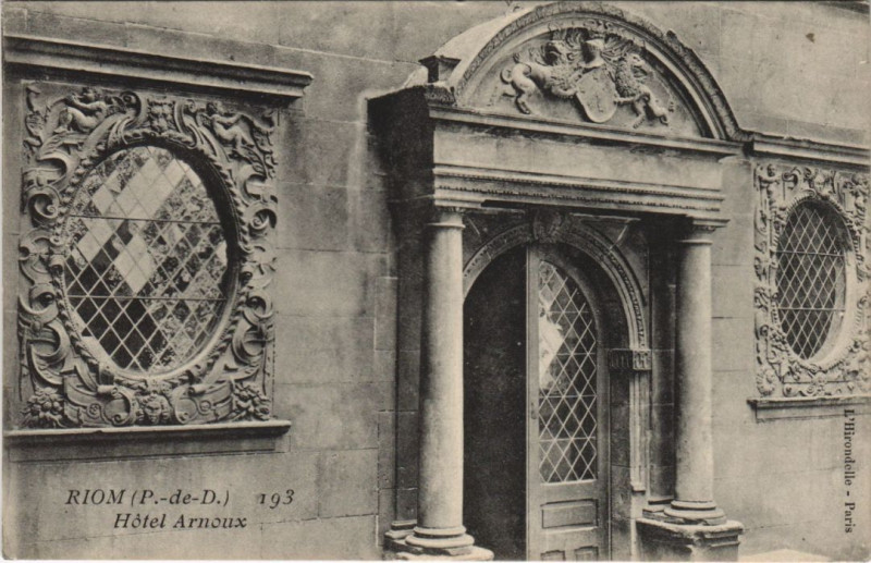 Carte postale ancienne Riom Hotel Arnoux à Riom