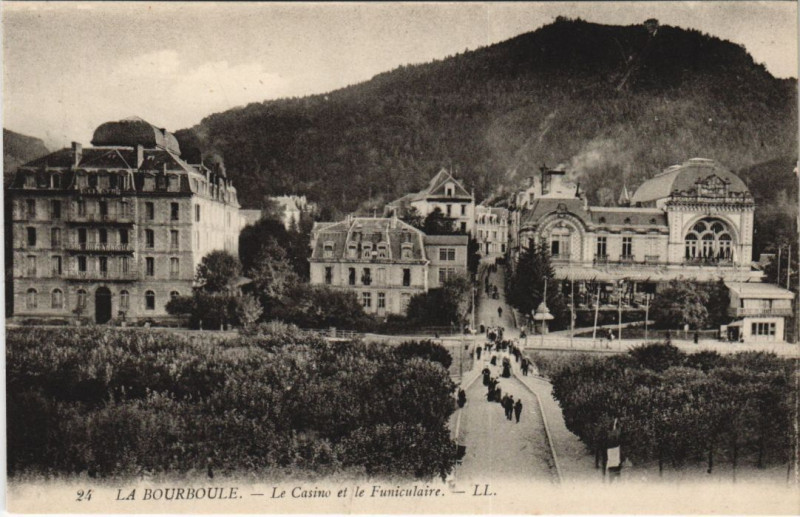 Carte postale ancienne La Bourboule - Le Casino et le Funiculaire à La Bourboule