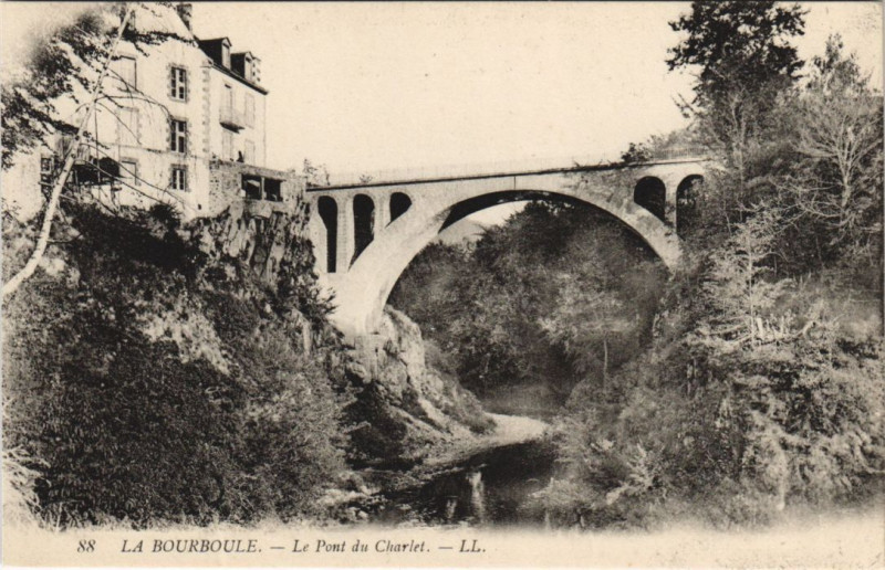 Carte postale ancienne La Bourboule Le Pont du Charlet à La Bourboule