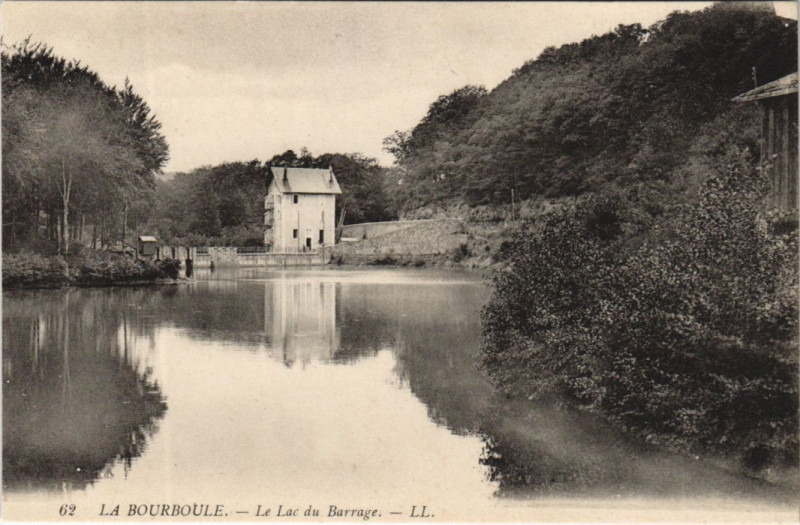 Carte postale ancienne La Bourboule Le Lac du Barrage à La Bourboule