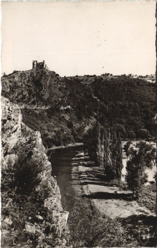 Carte postale ancienne Les Ruines de Chateau-Rocher