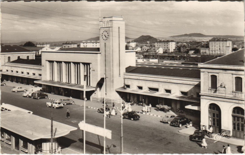 Carte postale ancienne Clermont-Ferrand La gare à Clermont-Ferrand