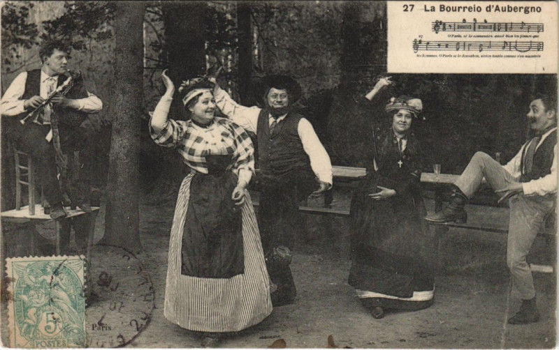 Carte postale ancienne La Bourreio d'Aubergno - Folklore