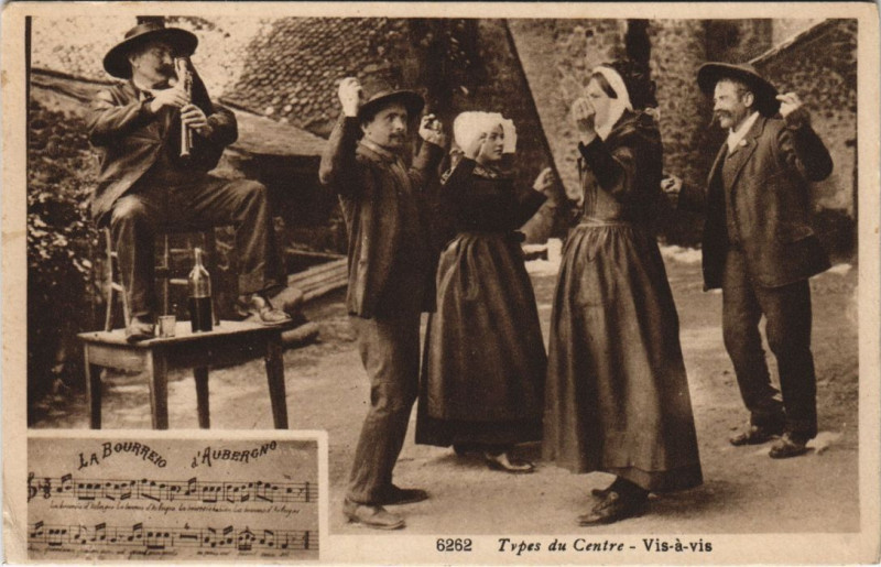 Carte postale ancienne Types du Centre - La Bourree - Vis-a-Vis