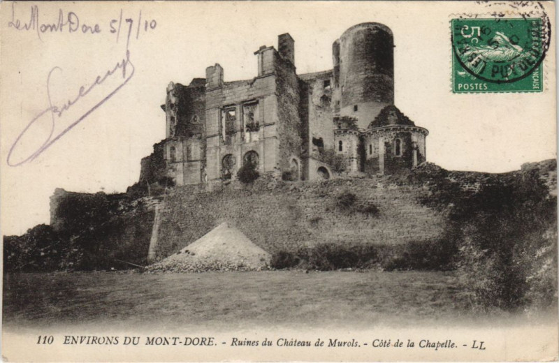 Carte postale ancienne Murols Ruines du Chateau - Cote de la Chapelle à Murol