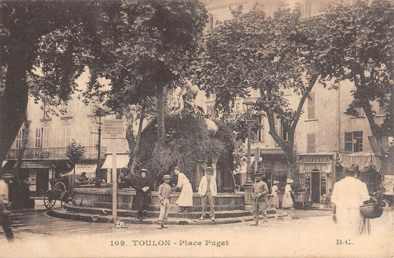 Carte postale ancienne Toulon Place Puget à Toulon