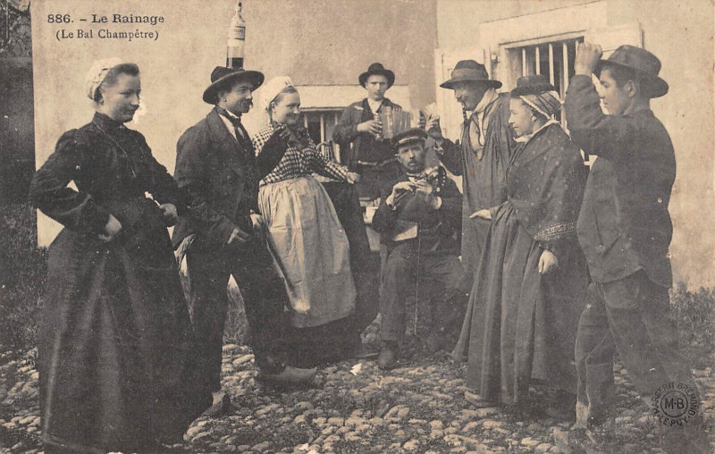 Carte postale ancienne Le Renage Le Bal Champetre