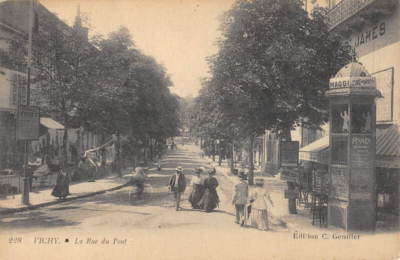 Carte postale ancienne Vichy La Rue Du Pont à Vichy