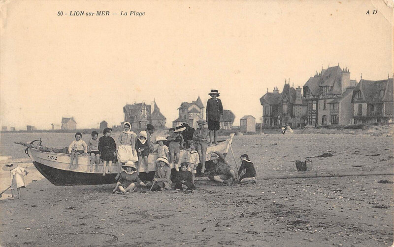 Carte postale ancienne Lion Sur Mer La Plage à Lion-sur-Mer