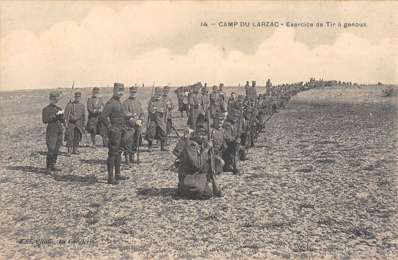 Carte postale ancienne Camp Du Larzac Exercice De Tir A Genoux