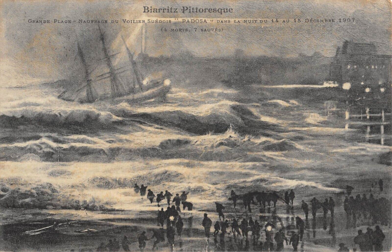Carte postale ancienne Biarritz Grande Plage Epaves Du Voilier Suedois Padosa 1907 à Biarritz