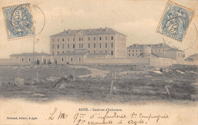 Carte postale ancienne Agde Casernes D'Infanterie à Agde