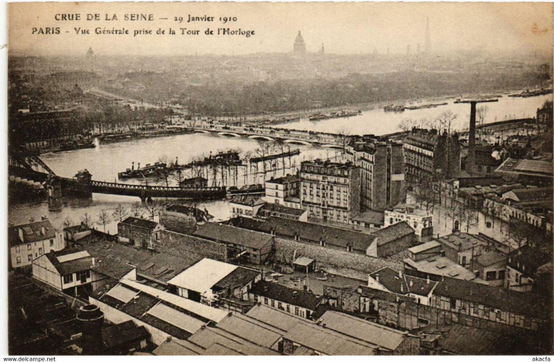 Carte postale ancienne Crue de la Seine - 29 Janvier 1910 - Vue Générale prise de la Tour de l'Horloge à Paris 12e