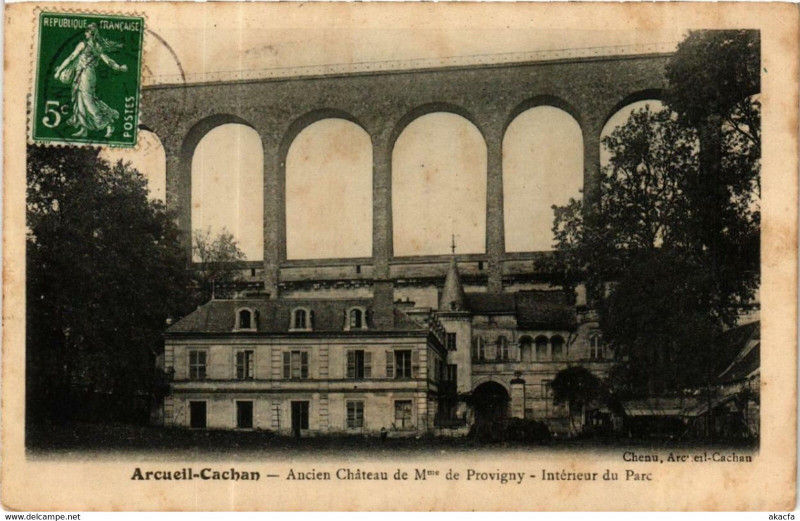 Carte postale ancienne Arceuil Cachan Ancien Chateau de Mme de Provgny Intérieur du Parc à Cachan