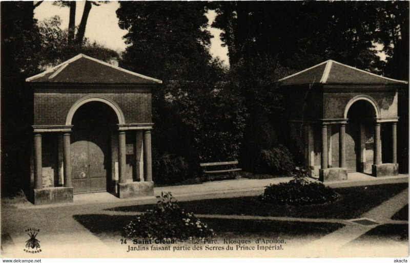 Carte postale ancienne Saint-Cloud - Le Parc Kiosque d'Apollon - Lardins faisant partie à Saint-Cloud